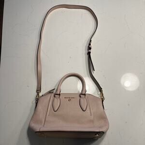Light pink michael kors bag